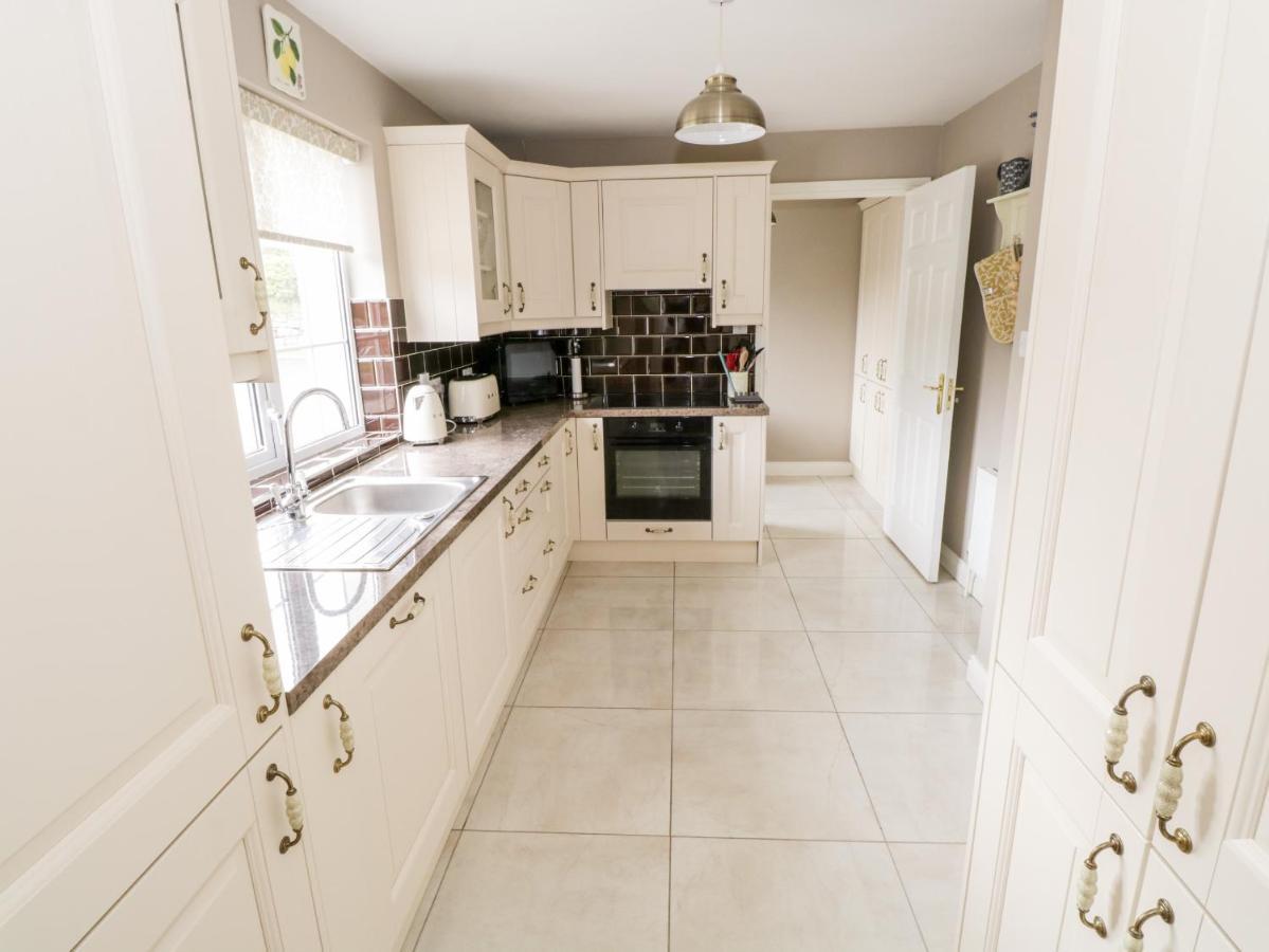 Curragh Hill Villa Уестпорт Екстериор снимка